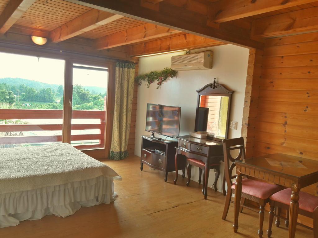 Breakfast At Tiffany'S Pension Seogwipo Ngoại thất bức ảnh