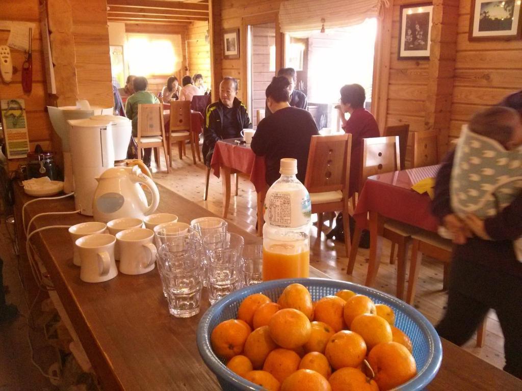 Breakfast At Tiffany'S Pension Seogwipo Phòng bức ảnh